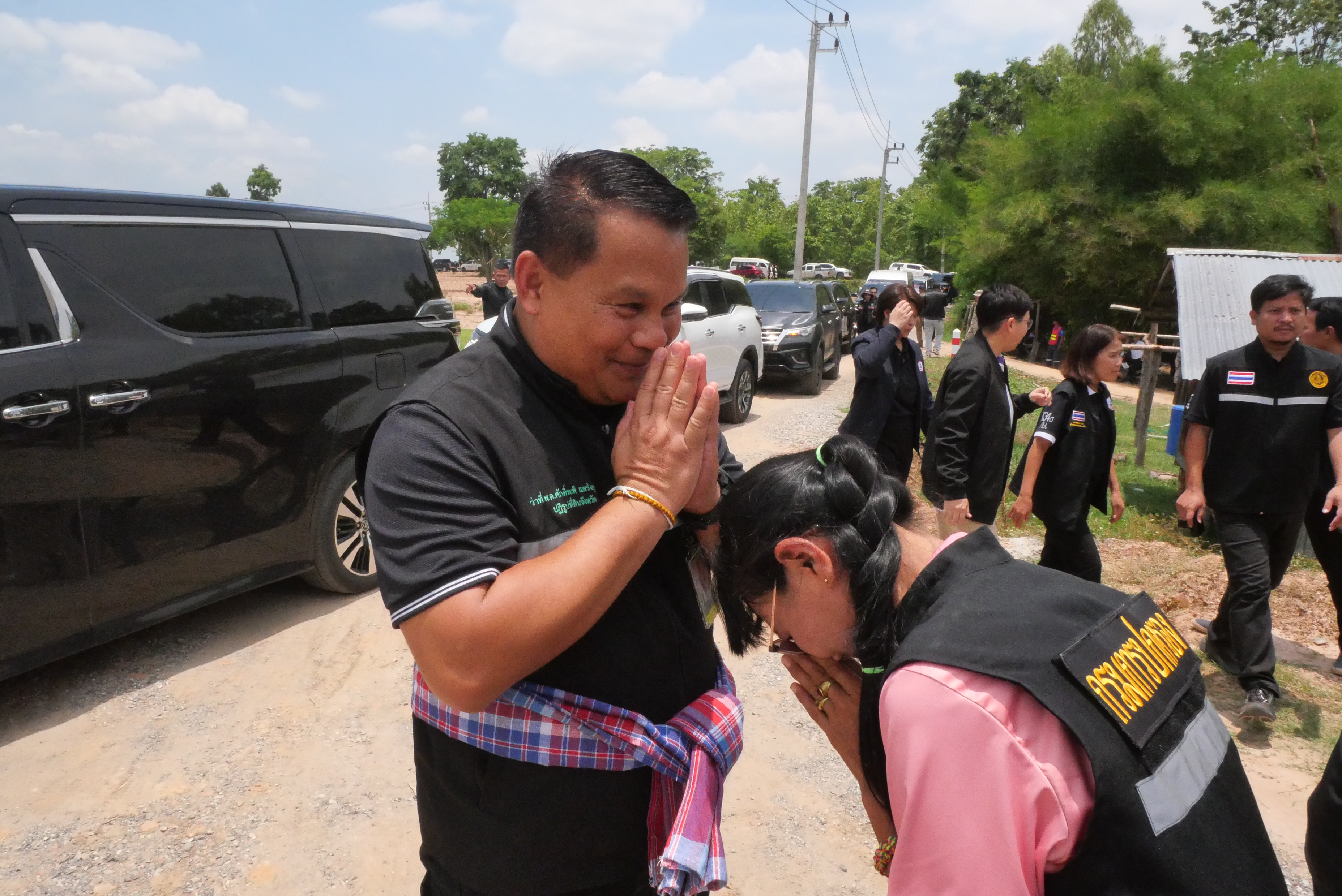 title - ส.ป.ก. ติดตามรัฐมนตรีช่วยว่าการกระทรวงเกษตรและสหกรณ์ (นายวัชระพล ขาวขำ) พร้อมคณะ ลงพื้นที่ตรวจราชการในพื้นที่จังหวัดกาฬสินธุ์ (จุดที่ 2) 